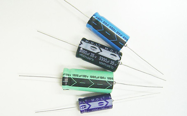 電容器 電容器