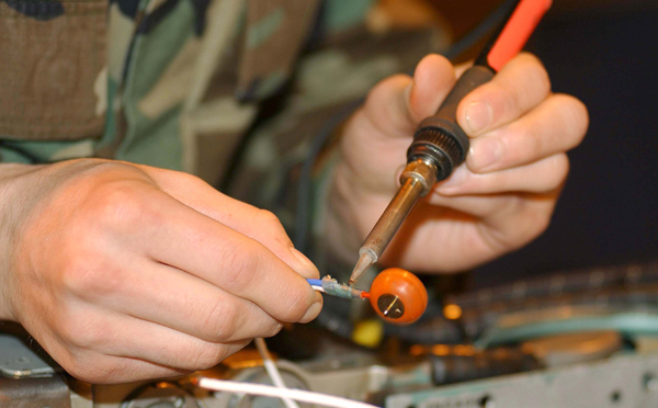 1567408733857725.jpg 手工焊.jpg