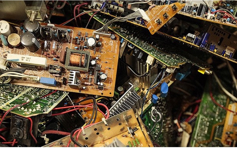 收購電子料的生意為何如此暴利？存在哪些風險？