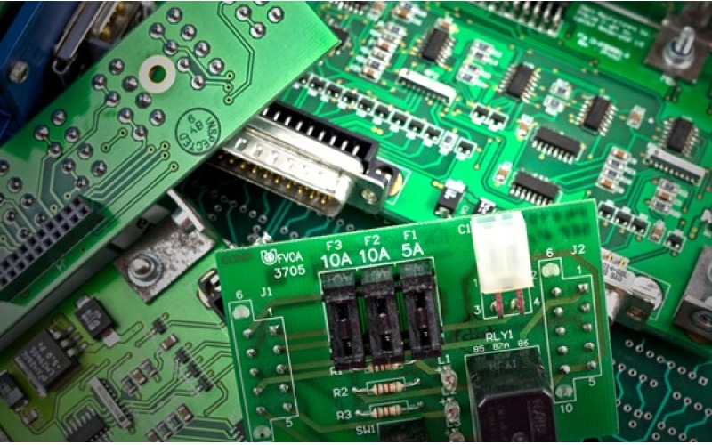 元器件太靠近緊固件會產生什么影響