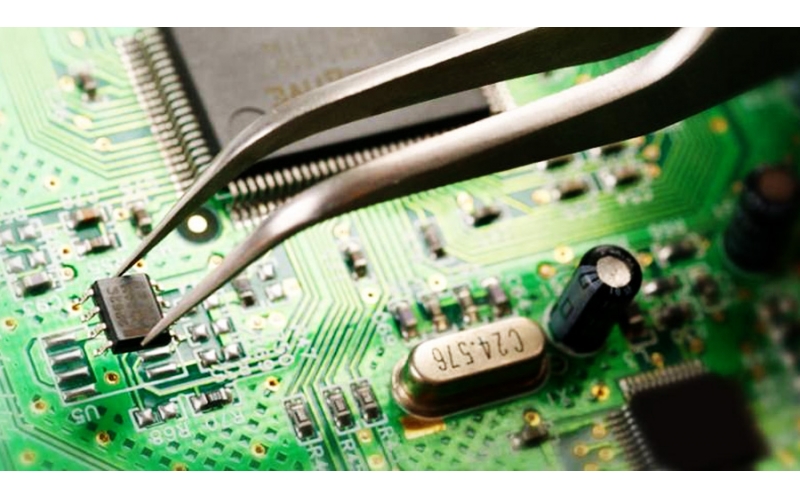 軍工及國防行業：PCBA加工工廠的國防安防電子設備制造與研發