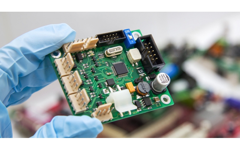 PCB板層選擇指南：多層PCB設計的優勢與注意事項