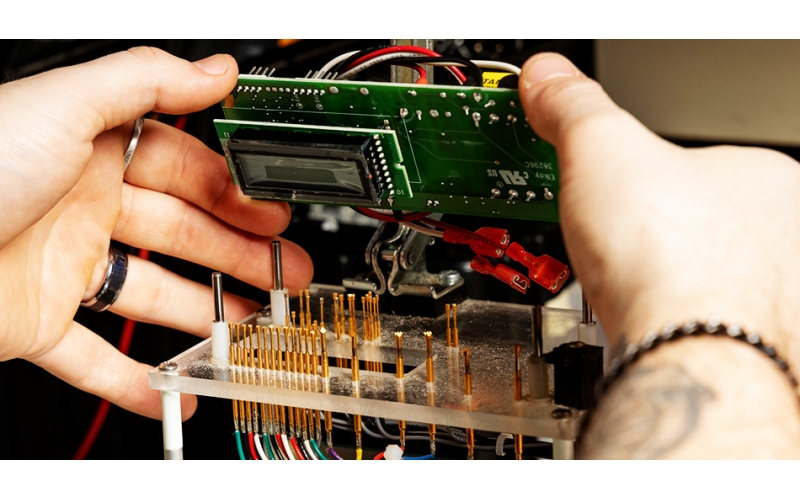 PCBA自動化測試系統如何減少人工判定誤差？